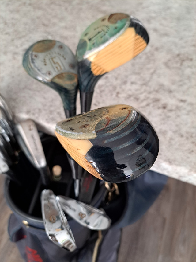 Sac de golf  de marque CIRCUIT.Parfait pour s'initier au golf dans Golf  à Longueuil/Rive Sud - Image 4