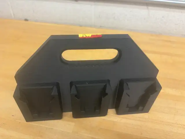 DeWaukee (DeWalt and Milwaukee M18) 6-pack Battery Caddy Holder in Power Tools in Markham / York Region - Image 6