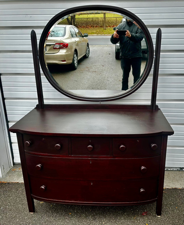 Antique Mahogany Dresser 48”w x 32”h x 19”d + mirror  in Dressers & Wardrobes in City of Toronto