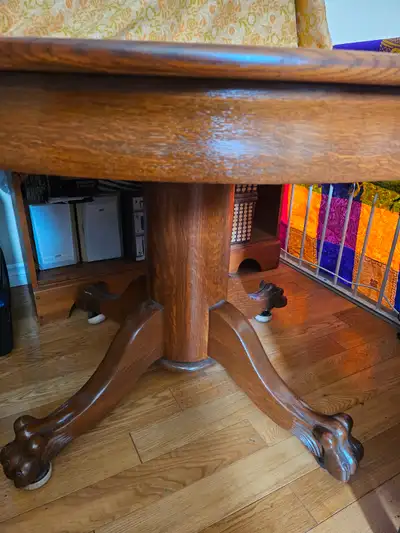Table de salle à manger à pieds de lion, View more