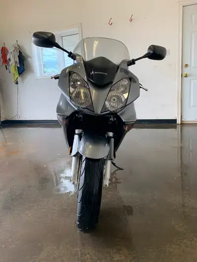 2008 Honda VFR Interceptor 800 in MINT Condition. Asking 5 500$ Second owner, low mileage 26 729 km....