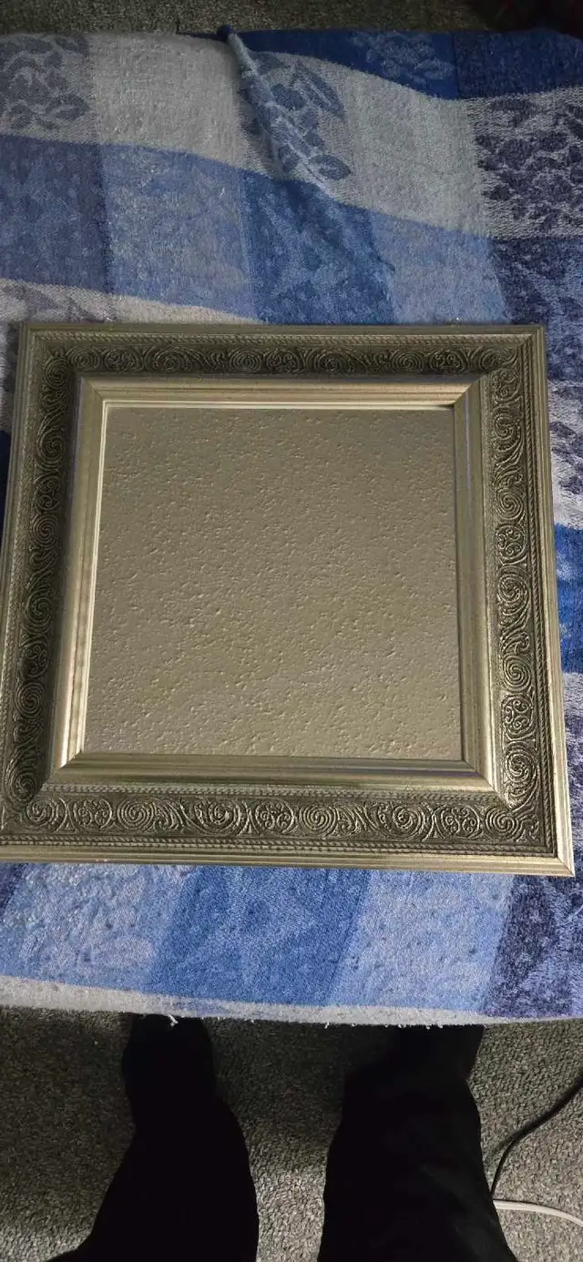 Gold Mirror in Home Décor & Accents in Edmonton - Image 2