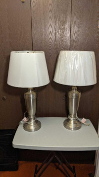 PAIR TABLE LAMPS **READ**