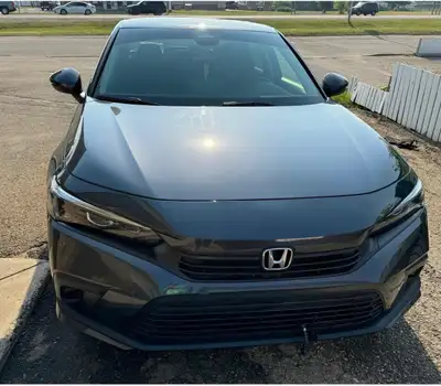 Call only no text 587-877-6060 2022 Honda civic ex . . With life time free oil change 2HGFE2F30NH119...