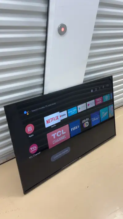 Call or Text 647 978 5142 Perfect working condition and shows stunning 4K quality picture Comes with...
