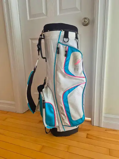 WILSON'S Women's Lightweight Golf Clubs Bag. Everything Works, View more