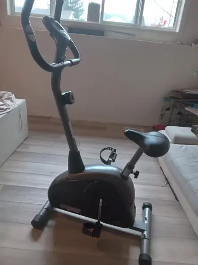 Body break exercise bike everything works exxcellent! (speed,distance,time,calorie,and pulse) 60$