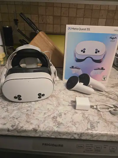 Oculus (Meta) Quest 3s With 128 GB Memory And More! , View more