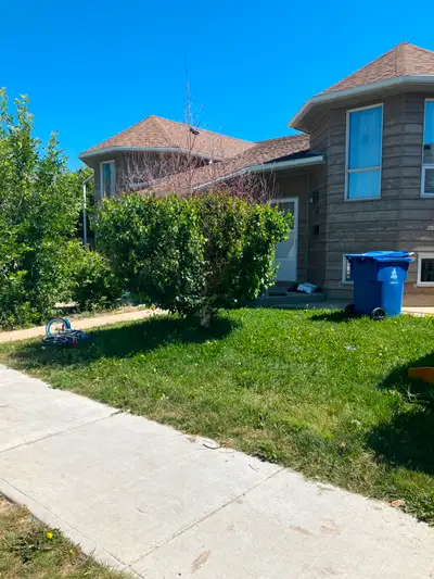 Spacious 4 bedroom bi-level duplex for rent July 15, 2025