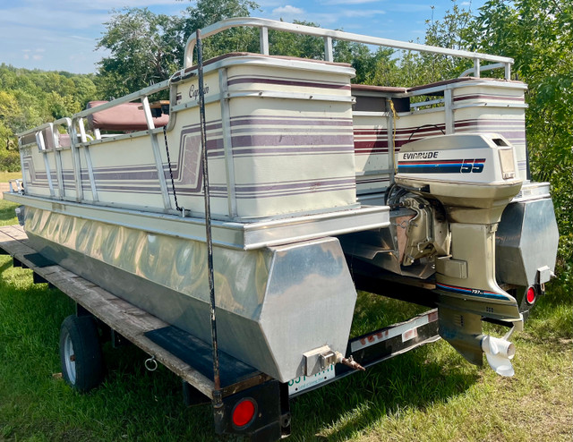 REDUCED: 1988 21’ Ercoa Pontoon with 1978 55HP on a 30’ flatbed in Powerboats & Motorboats in Regina - Image 2