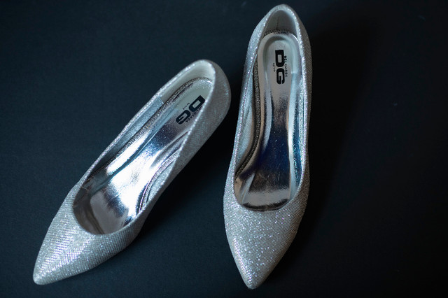 Black pops, Silver pops in Women's - Shoes in City of Toronto