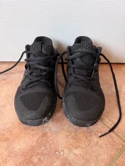EUC Nike Kyrie 3 Black Basketball Shoes (Little Kids 11c), View more