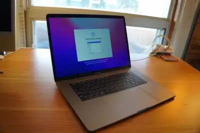 MacBook Pro 2016, 15 pouces, View more