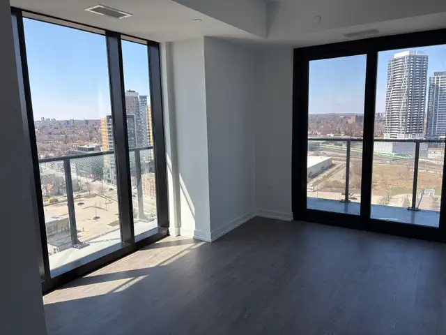 Condo For Rent: 2 beds 2 baths, 1 parking, 1 locker