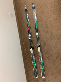 ELAN Freeline Downhill Skis 135 cm with ELAN Easy Adjust Binding 