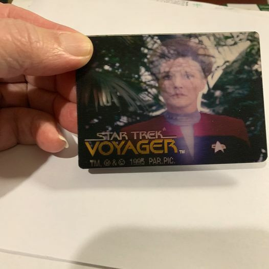 1995 Star Trek Voyager Series 2 No number SkyMotion Capt.Janeway in Arts & Collectibles in Longueuil / South Shore