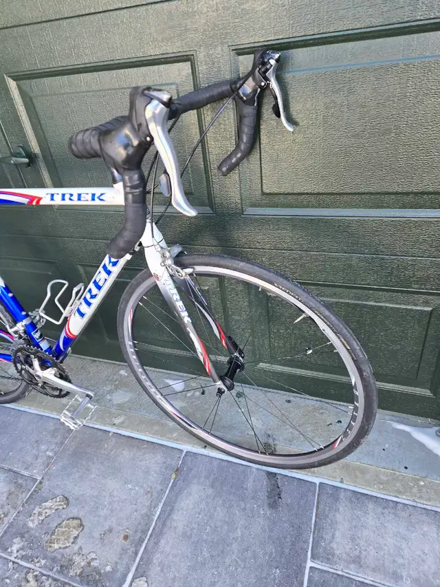 Trek SLR road bike  in Road in Barrie - Image 7