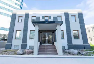 December 01, one or multiple offices for lease up to an entire floor 4.500 square feet. The building...