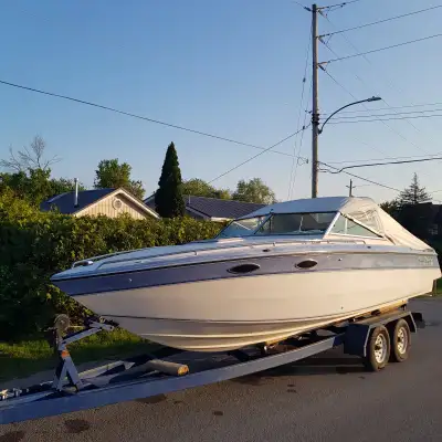 CHRIS-CRAFT CREW VERY CLEAN BOAT - MIDLE ENGINE- 23 feet . CUDDY CABIN VERY CLEAN - CAN DRIVE 10 PEO...