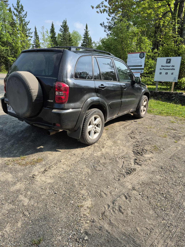 Toyota RAV4 dans Autos et camions  à Sherbrooke