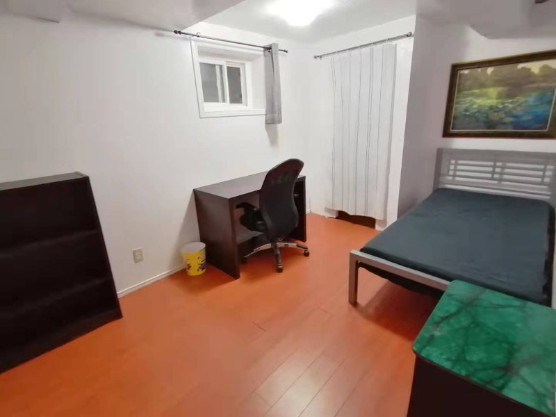 Cozy Room Near Seneca College in North York Room Rentals & Roommates City of Toronto Kijiji