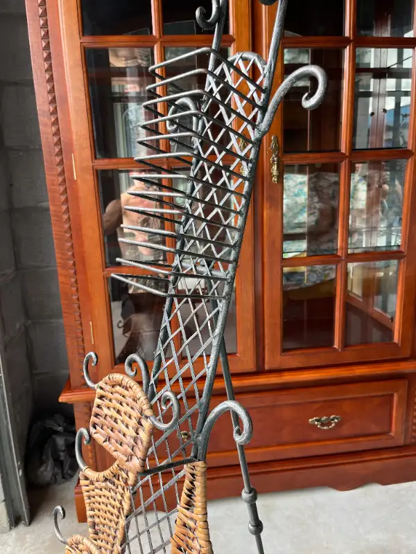 Guitar Metal / Wicker Stand in Home Décor & Accents in Peterborough - Image 6