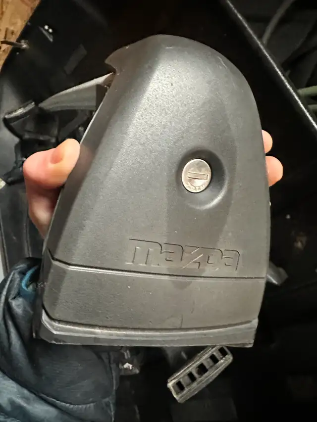 Mazda 3 roof rails in Other in Moncton - Image 2