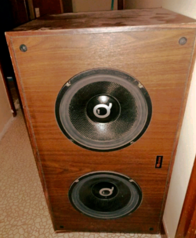 10" Subwoofer 8Q ohm. Front grill cover included. Not in picture. Axiom bass cabinet built-In crosso...