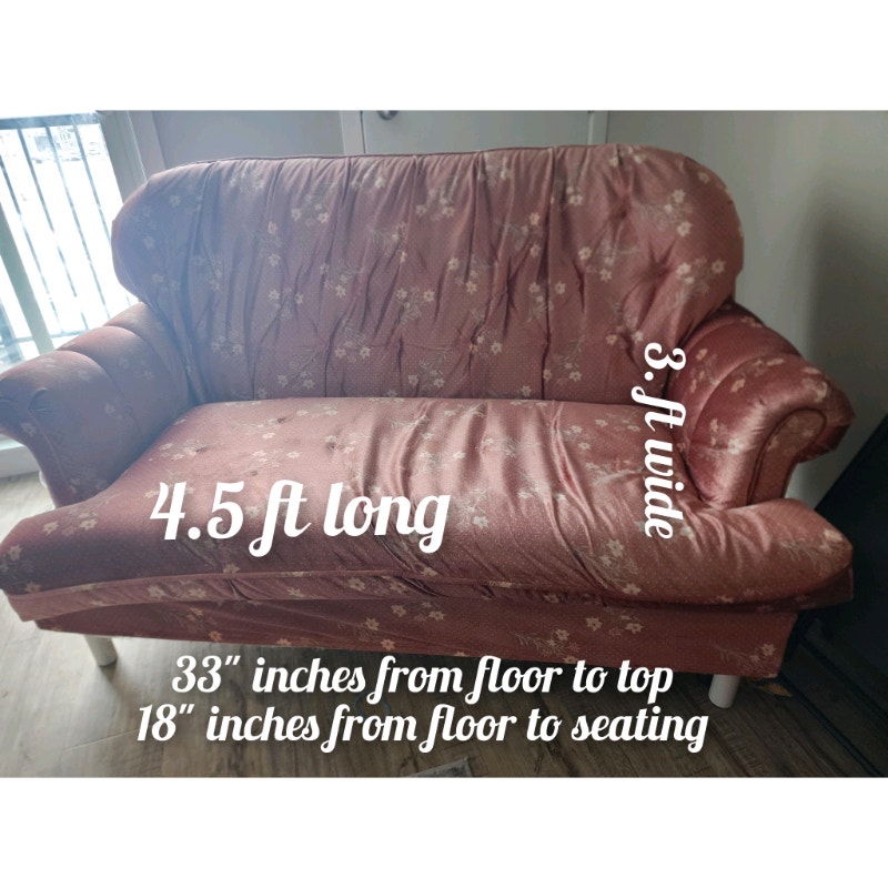 Perfect Project couch! Free vintage comfy couch. Needs new legs Free Stuff Saskatoon Kijiji