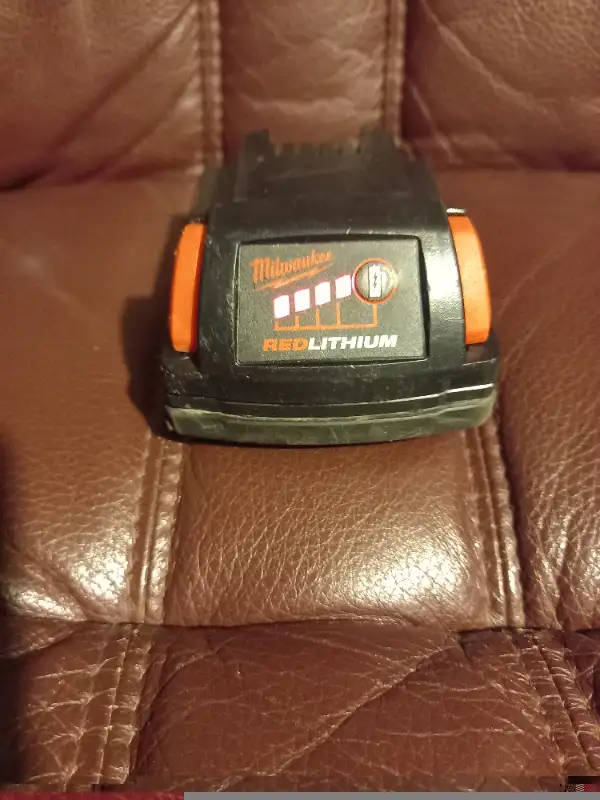 Milwaukee M18 2.0 Battery in Power Tools in Chatham-Kent - Image 3