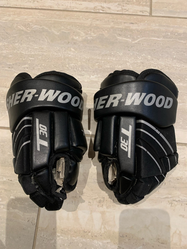 11” Sherwood hockey gloves  in Hockey in London