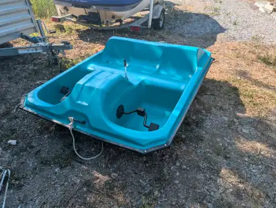 Peddle Boat in good condition. Contains modification to lock rudder in up position. The most common...