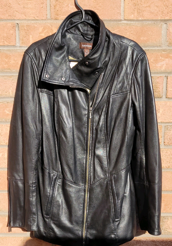 Women's Black Danier Leather Jacket (Thinsulate) in Women's - Tops & Outerwear in Oshawa / Durham Region - Image 3