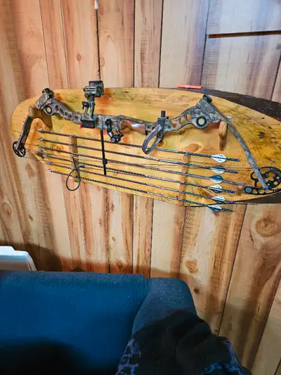COMPOUND BOW AND ACCESSORIES FOR SALE, View more