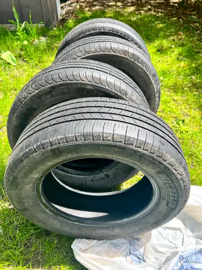 Set of 4 genuine Michelin all-season tires for sale, size 225/65R17 102H. Tires are in good used con...