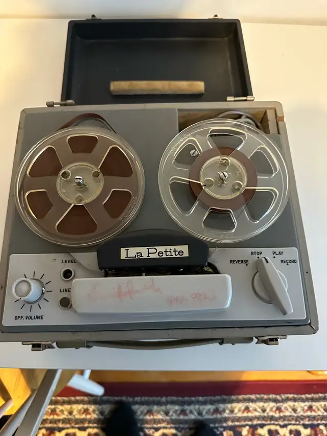 La Petite TR-101 vintage reel to reel tape recorder in Stereo Systems & Home Theatre in City of Toronto - Image 2