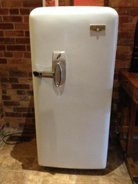 Vintage Leonard Refrigerator - Working