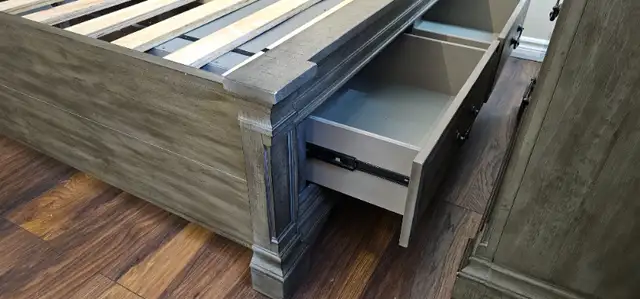 Queen Wood Bed Frame in Beds & Mattresses in Oshawa / Durham Region - Image 5