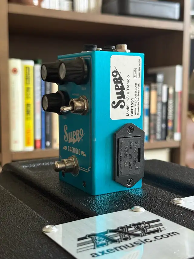 Supro Tremolo in Amps & Pedals in City of Toronto - Image 3