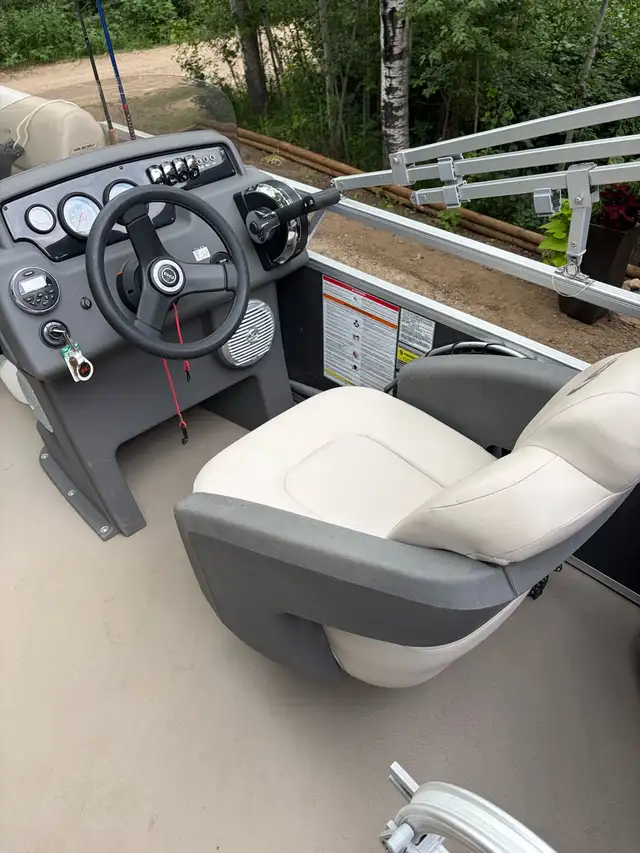 2019 Princecraft Jazz 210 pontoon boat in Personal Watercraft in Prince Albert - Image 4