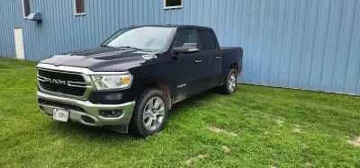Please read description in full Selling my 2020 Ram 1500 V6 truck 266000 KM Burning oil, coolant Mec...