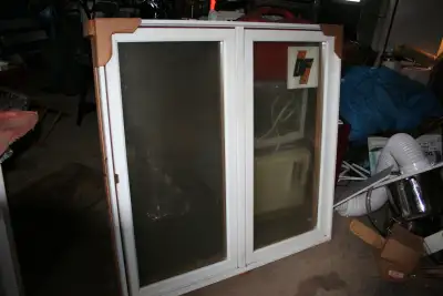 Fenetre a manivelle NEUVE 46'' hgaut x 47'' large (100$), View more