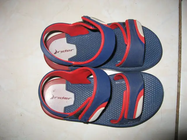 Jr. size 9.5, 11 & 12 Kids Shoes and  Sandals in Kids & Youth in City of Toronto - Image 8