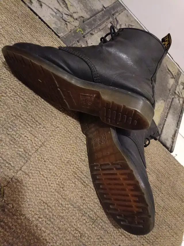 Dr. Martens 1460 8-eye Boots Sz. 12 in Men's Shoes in City of Toronto - Image 5