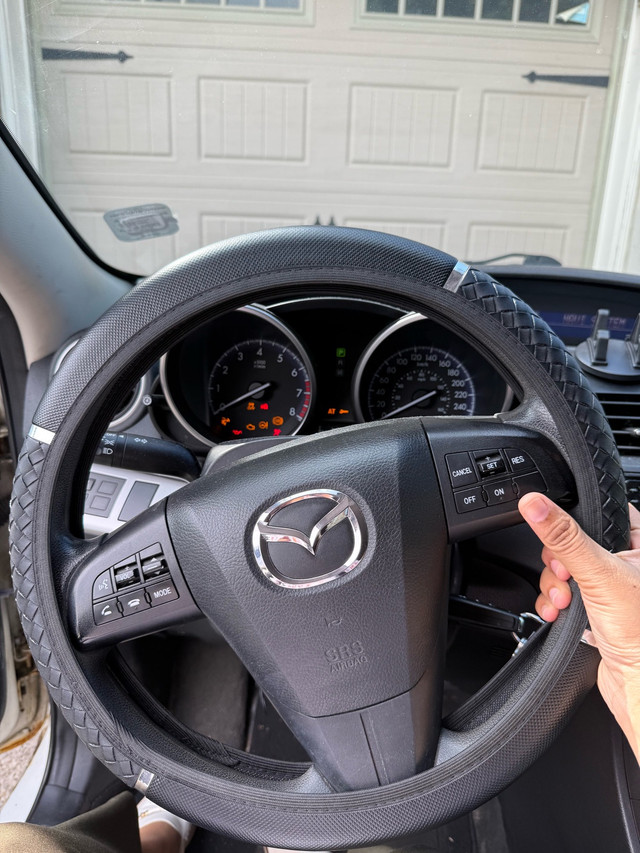 Mazda 3 with Upgraded CarPlay in Cars & Trucks in Oakville / Halton Region - Image 4