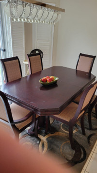 Dining Room Table and 6 chairs.