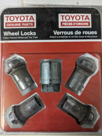 Set of locking wheel nuts