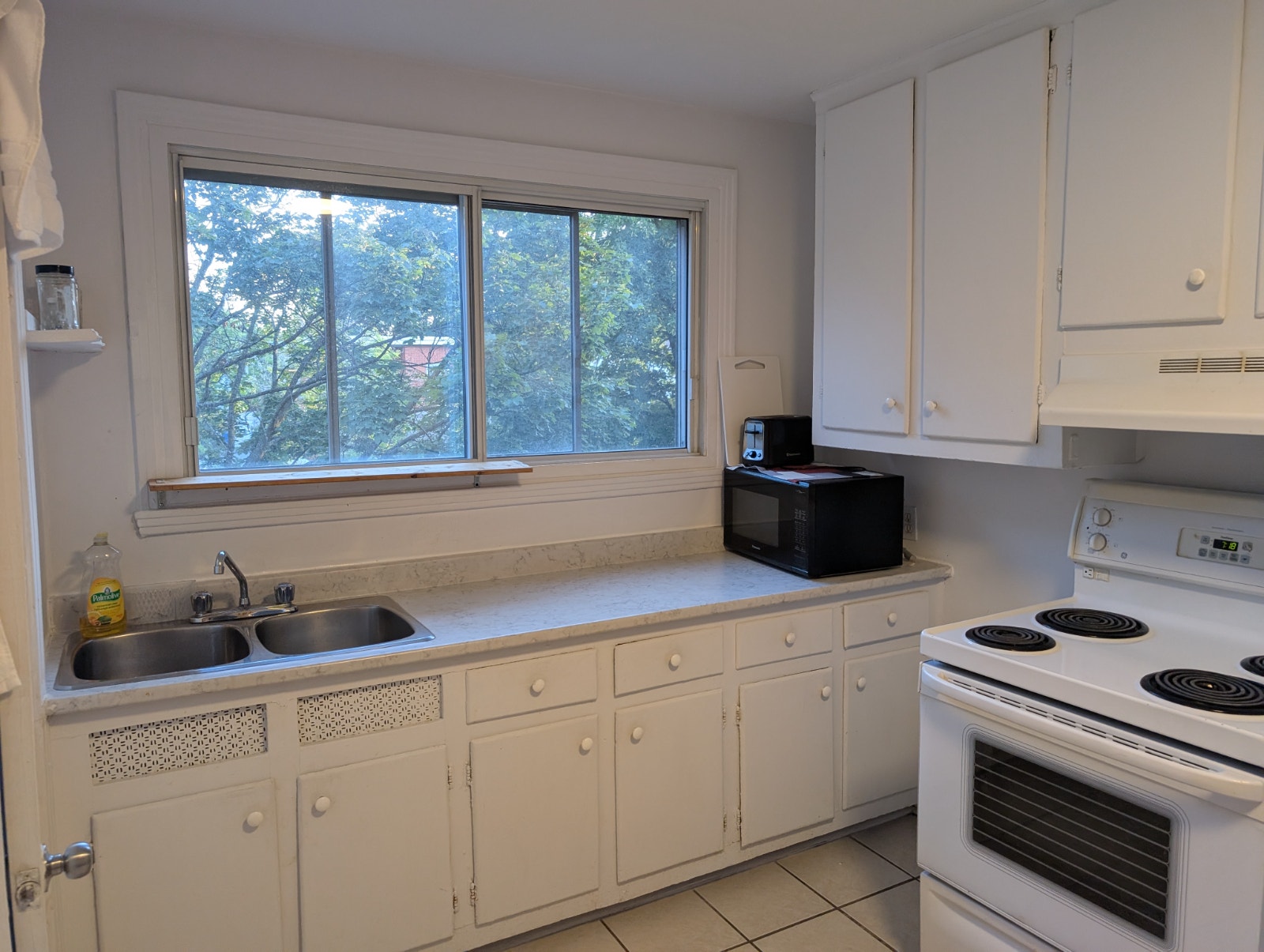 Cession de bail - appartement grand  3 1/2- 1200$ — photo 1