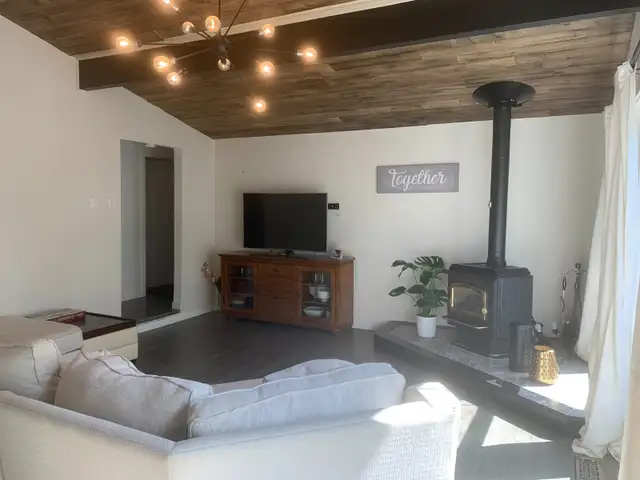 Blue Mountains Seasonal Ski Chalet Rental – 3BR | Hot Tub | in Ontario in Canada - Image 10