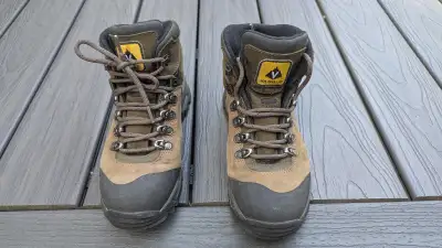 Bottes de randonnée Vasque, pour femme grandeur 7, View more
